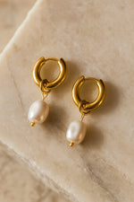 Luxe Oorbellen Dames Goudkleurig met Imitatie Parel - Premium Stainless Steel Waterproof