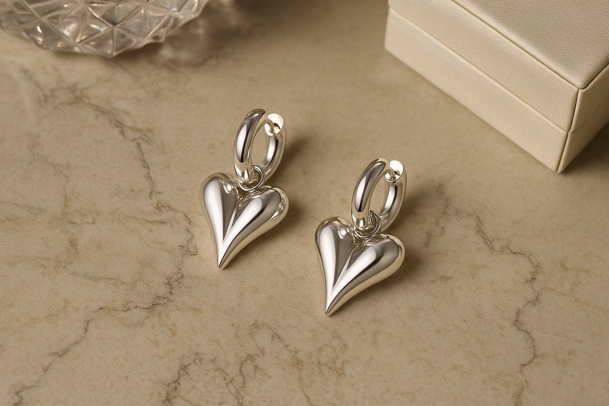 Hartjes Oorbellen Dames – Premium Stainless Steel Zilverkleurig – Chunky Oorringen met Hart Hanger