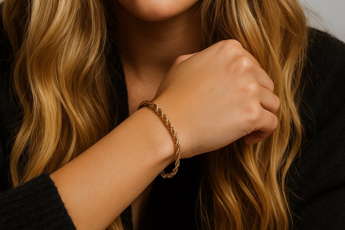 Armband Dames Premium Stainless Steel Goudkleurig – Gevlochten Draai Design – Verstelbaar