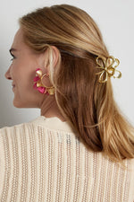 Bloom Chic Haarclip – Goudkleurige Bloem - 7cm | Elegante Hair Clip