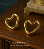 Lundholm Leonie – Chunky Hartjes Oorbellen – Goudkleurig