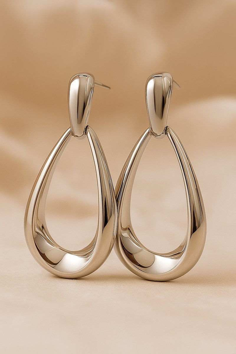 Lundholm Luxe Oorbellen Dames Statement Zilverkleurig Jewellery - grote oorbellen dames Premium Stainless Steel zilveren oorringen dames - Waterdruppel Design (4.4 x 2.4 cm) - Classy & Tijdloos - My Cadeau voor haar - Luxe Geschenkverpakking