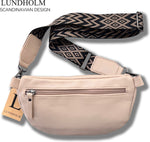Lundholm Alta heuptas taupe dames — lifestyle gedragen Scandinavisch design