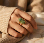 Lundholm Sienna – Verstelbare Statement Ring met Natuursteen – Goudkleurig – Groen