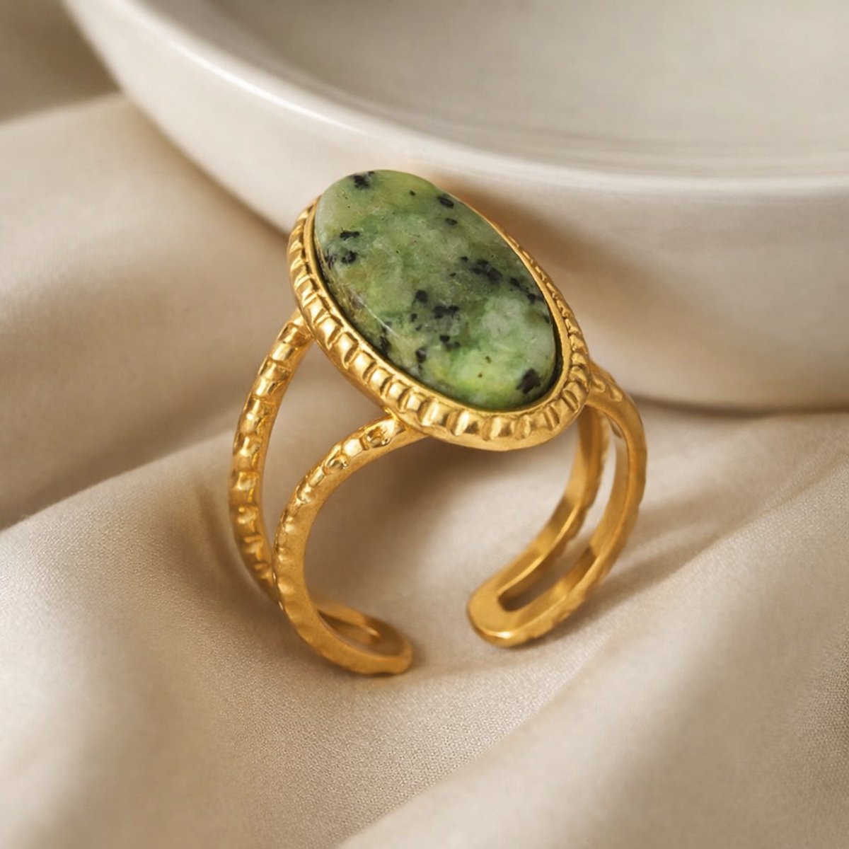 Lundholm Sienna – Verstelbare Statement Ring met Natuursteen – Goudkleurig – Groen