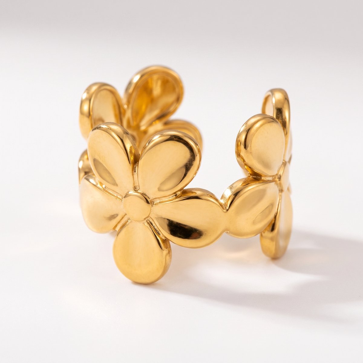 Lundholm Sandy earcuff goud bloem patroon stainless steel