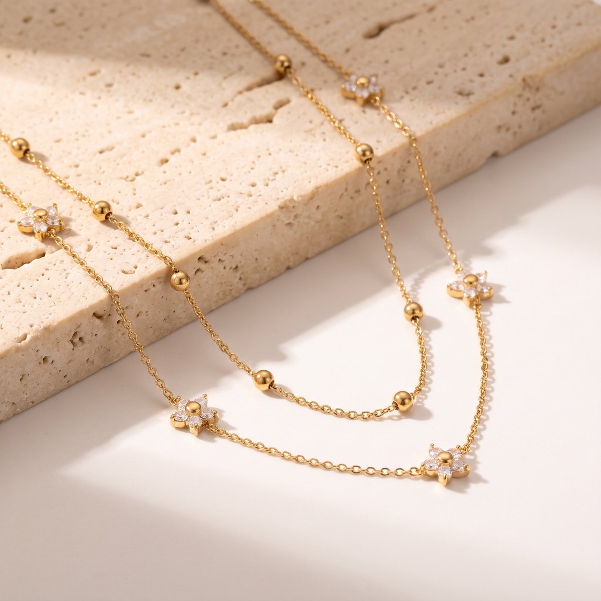 Lundholm Alessandra – Dubbellaagse Ketting met Bloemetjes – Goud