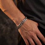 Lundholm Axel Armband gedragen