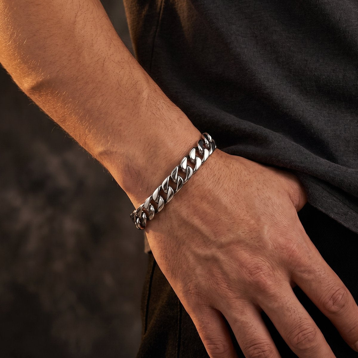 Lundholm Axel Armband gedragen