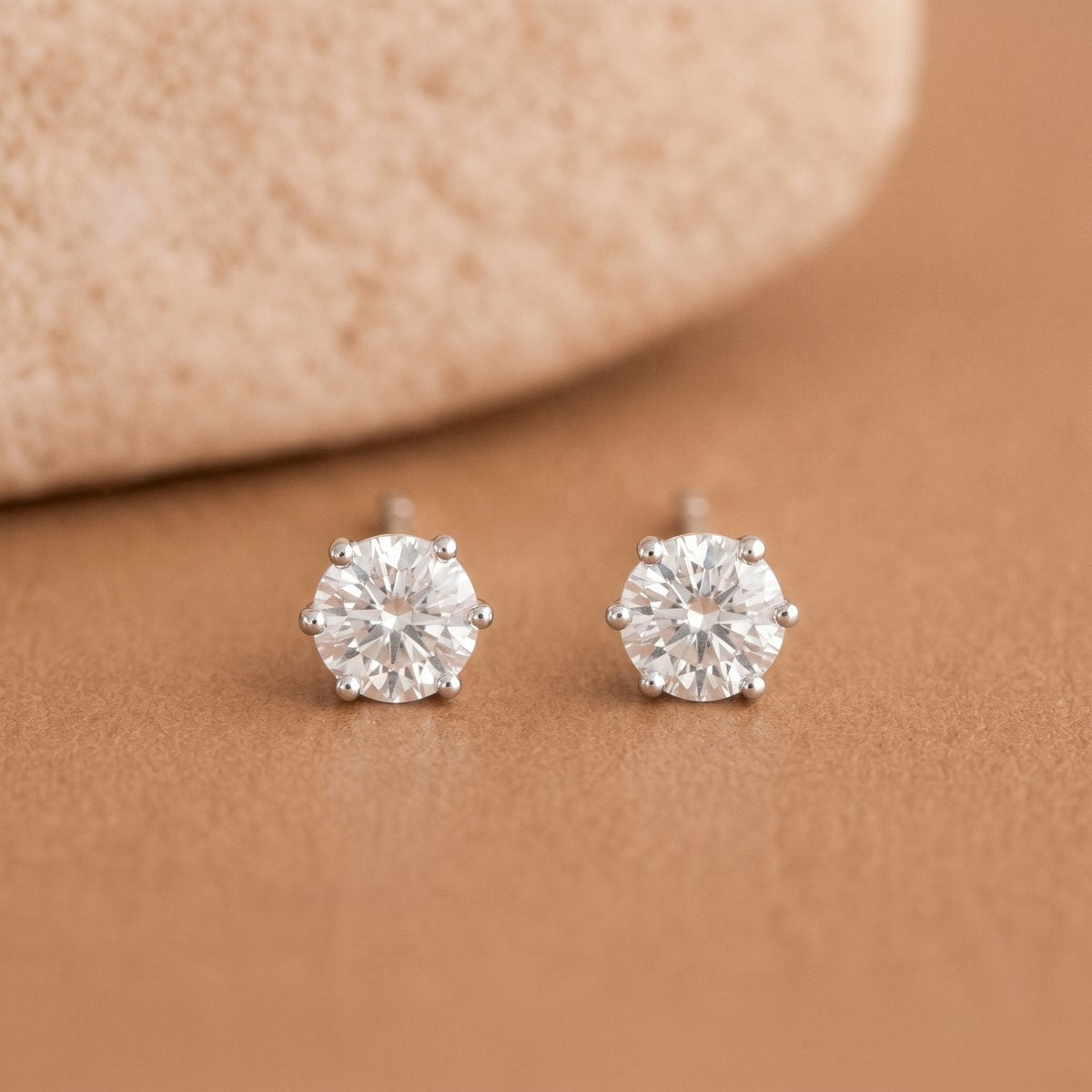 Lundholm Nikki zirkonia studs 3mm zilver — kleine oorknopjes stainless steel PVD plated