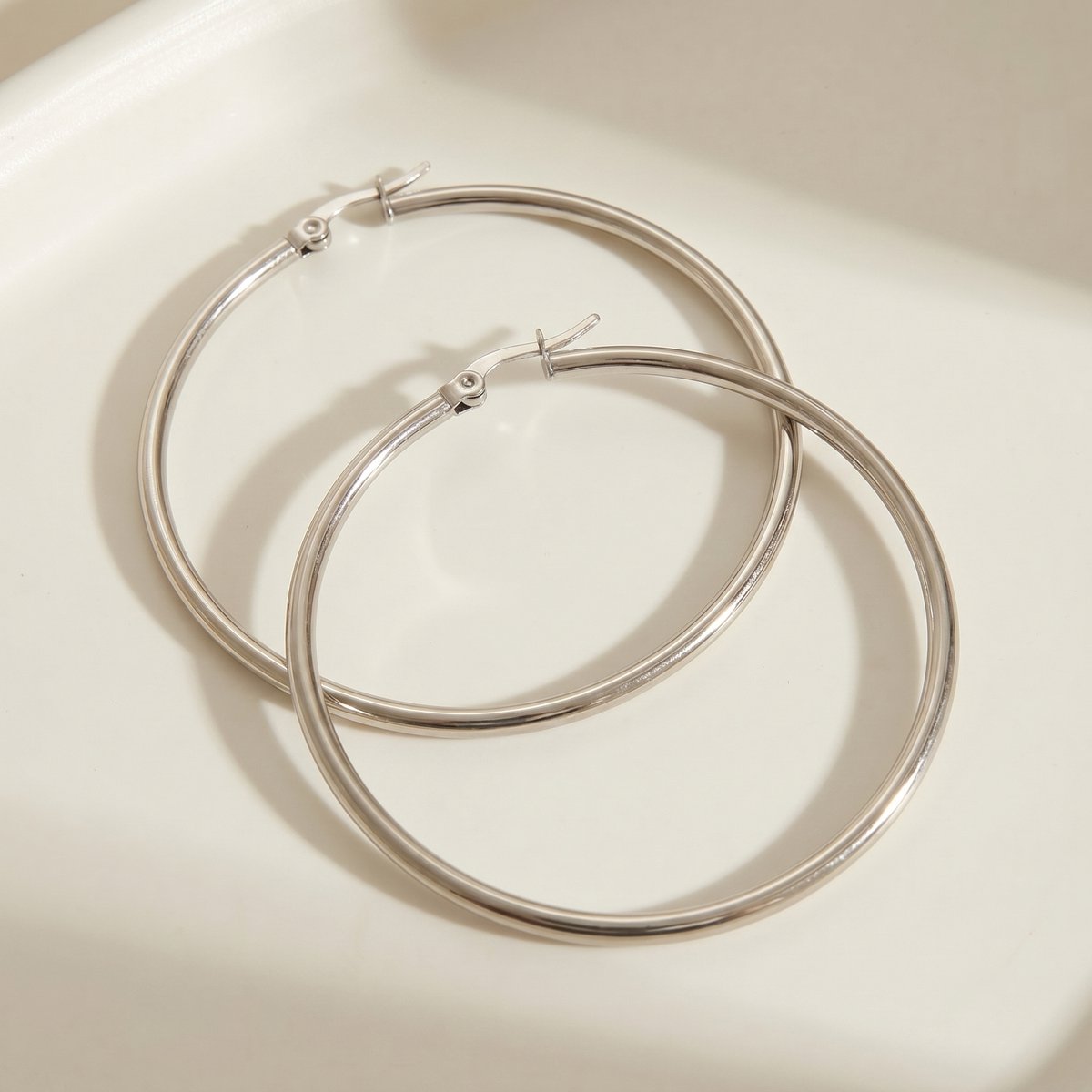 Lundholm Eefje – Creolen Hoops Oorbellen Dames – Zilver / 5 cm