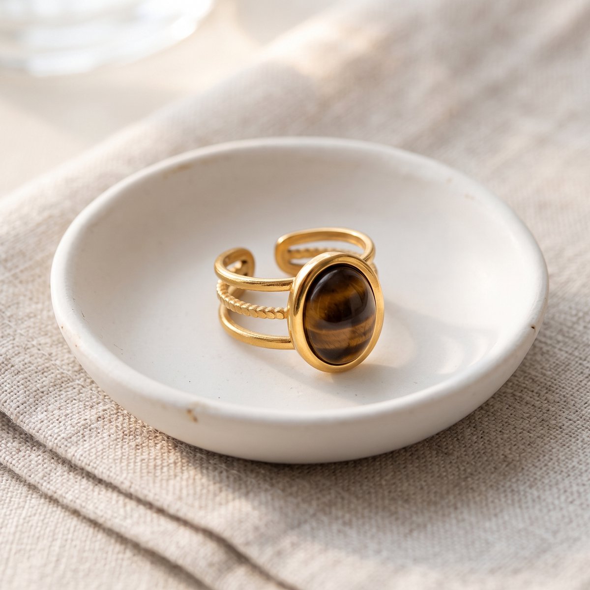 Sunniva Ring Stainless Steel Statement Ring met Ovale Tijgeroog Steen Verstelbaar Goudkleurig foto 4