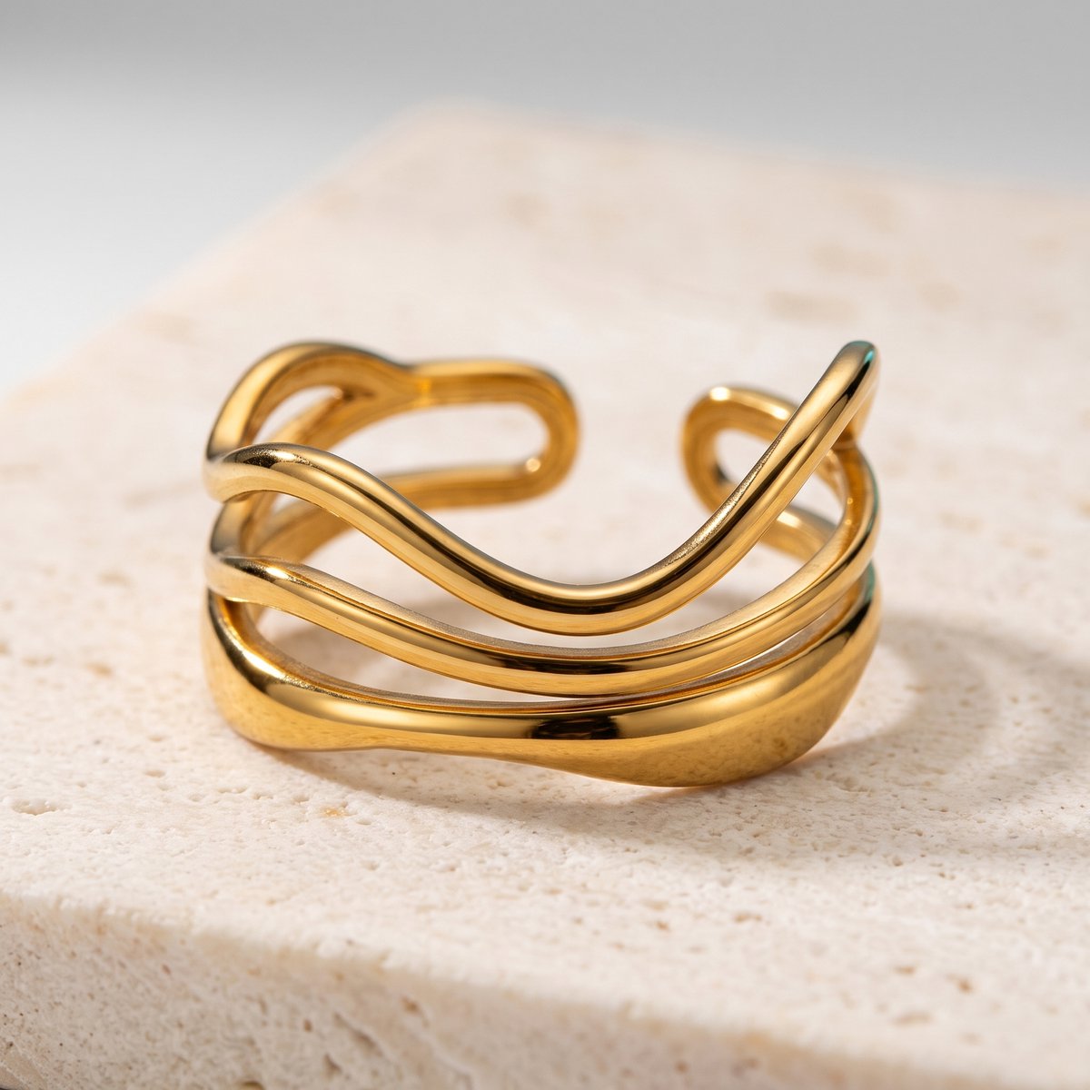Lundholm Phoenix ring goudkleurig - verstelbare statement ring dames PVD gold plated