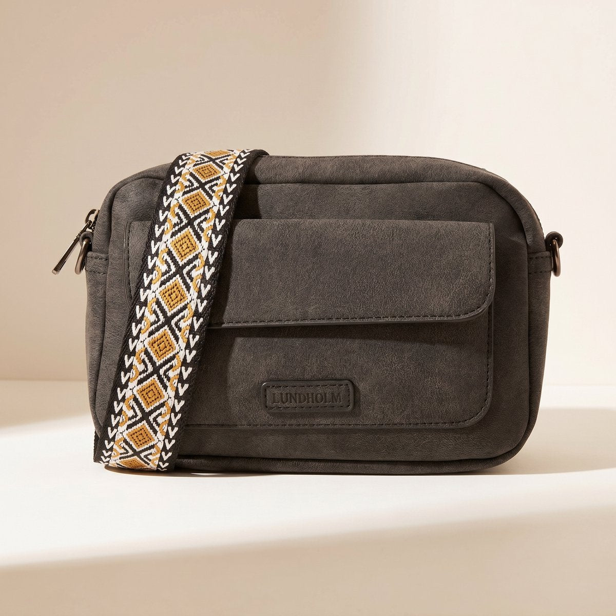 Lundholm Sandviken crossbody zwart dames — detail rits sluiting