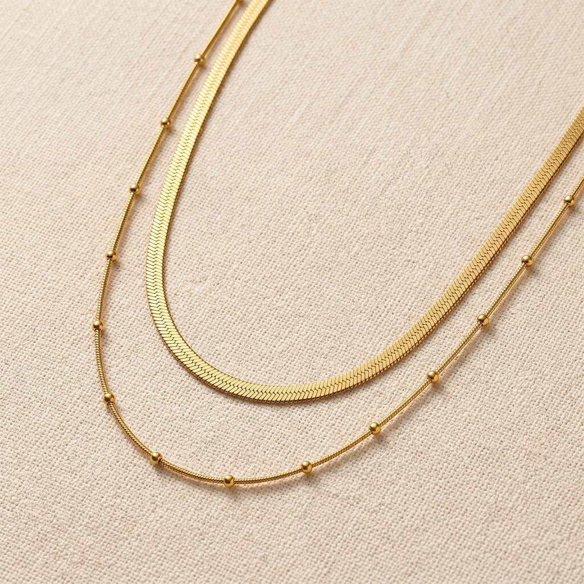 Lundholm Tessa layering ketting goud pvd plated detail