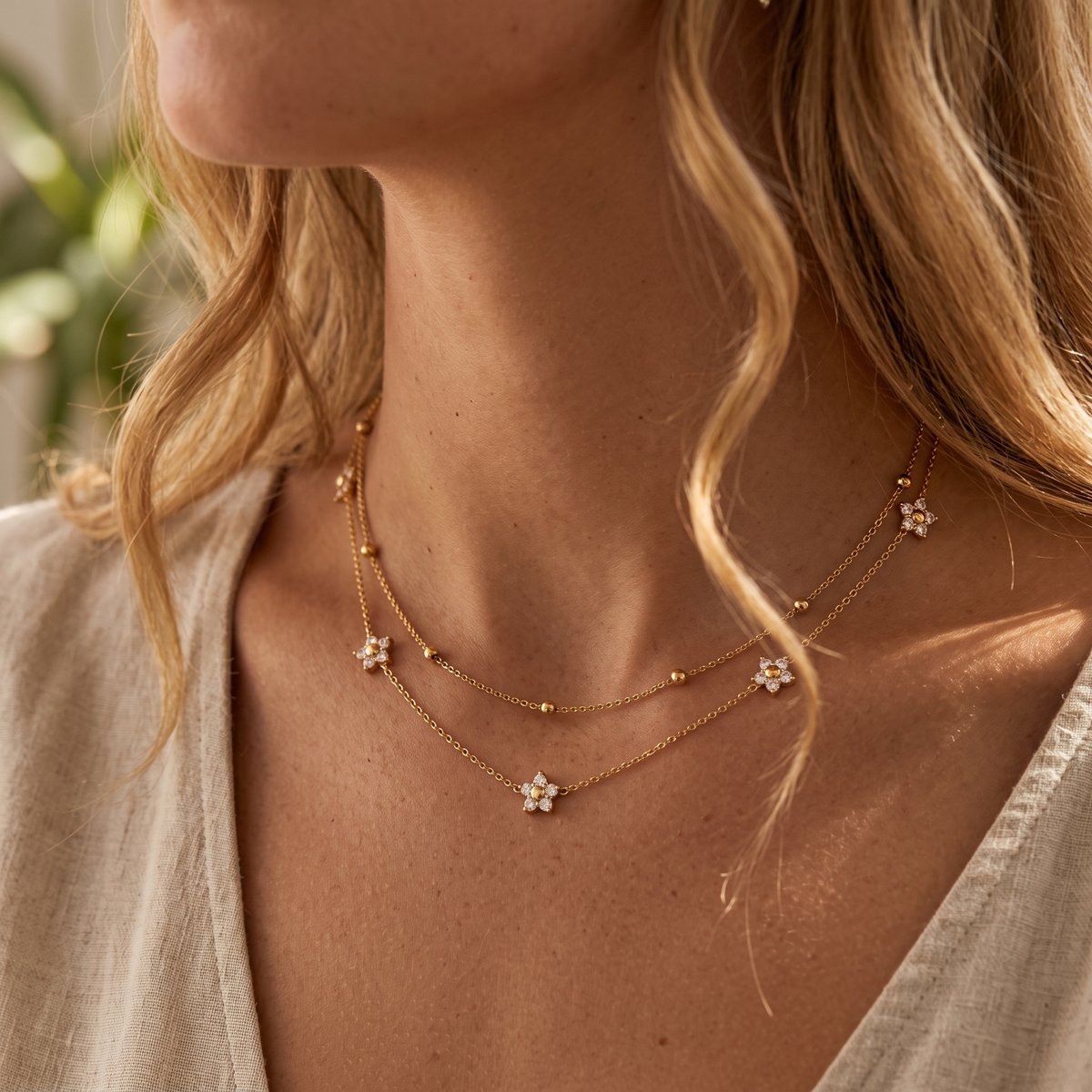 Lundholm Alessandra – Dubbellaagse Ketting met Bloemetjes – Goud