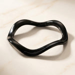Lundholm Nienke bangle armband zwart — hars resin trendy bangle damesarmband