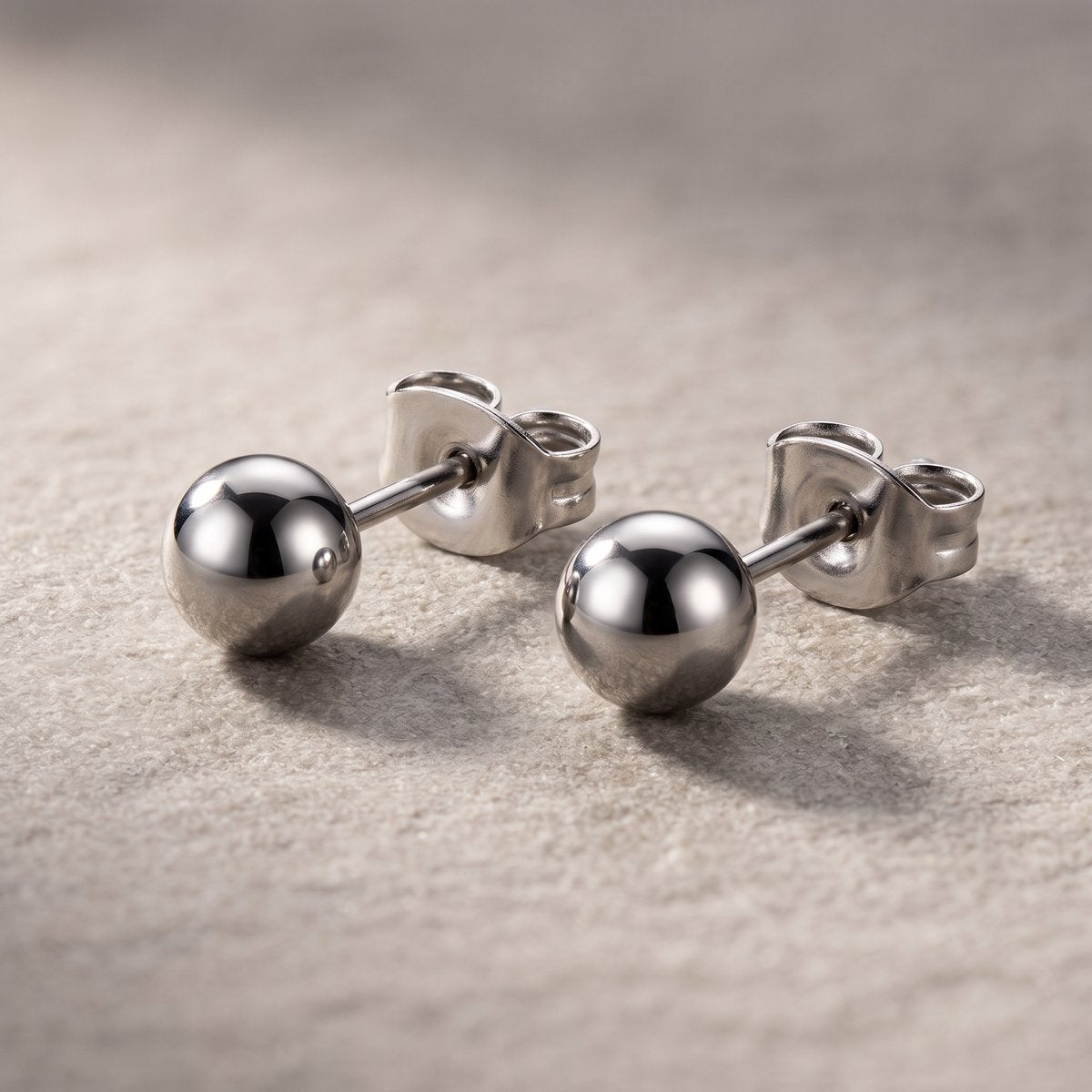 Lundholm Max – Bol Oorknopjes Dames – Zilver