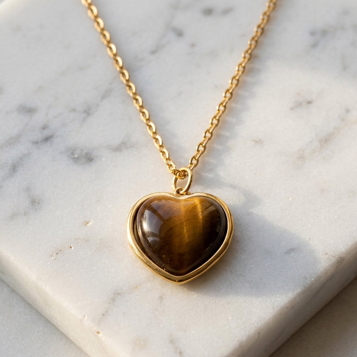 Lundholm Beatrice ketting met hanger hart tijgeroog, goudkleurig
