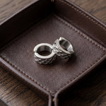 Lundholm Oscar heren earcuff oorbellen, zilverkleurig, detail