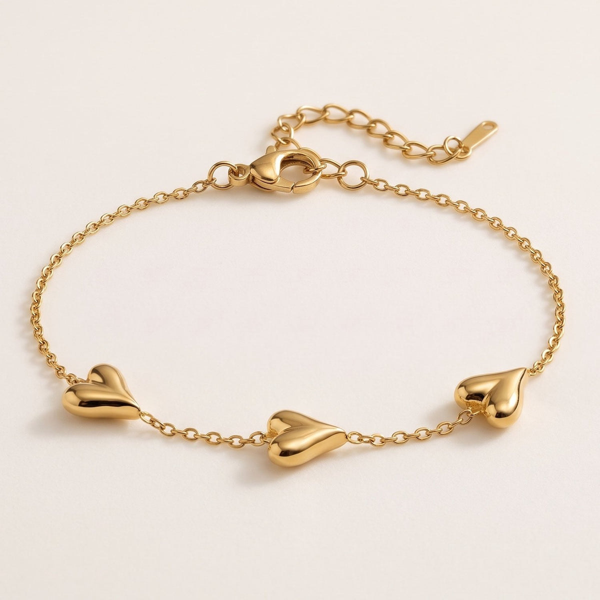 Lundholm Elora hartjes armband goudkleurig