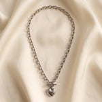Lundholm Nanna hartjes ketting met toggle sluiting zilverkleurig, stainless steel – foto 3