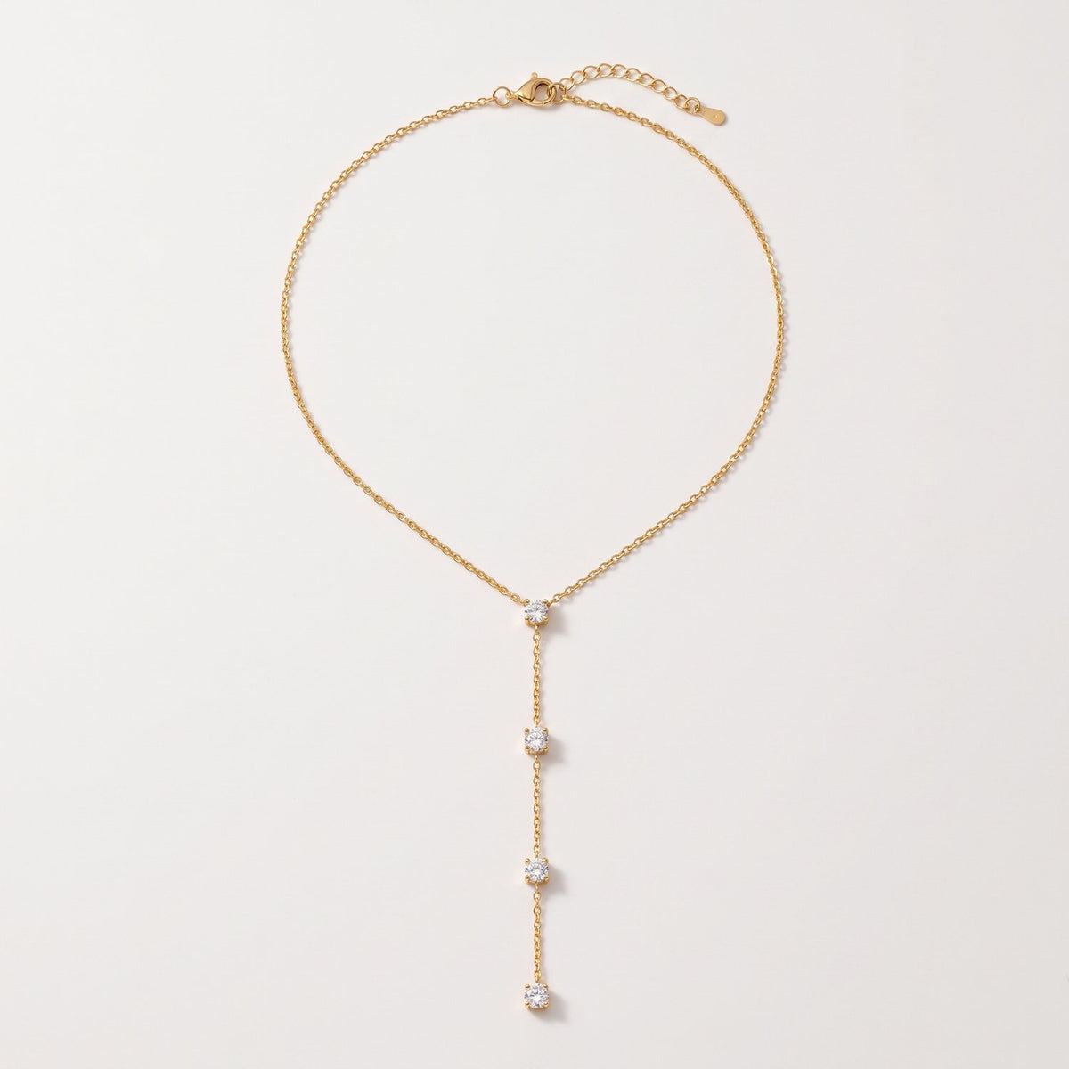 Lundholm Naomi Y-ketting met zirkonia goudkleurig, sfeerbeeld