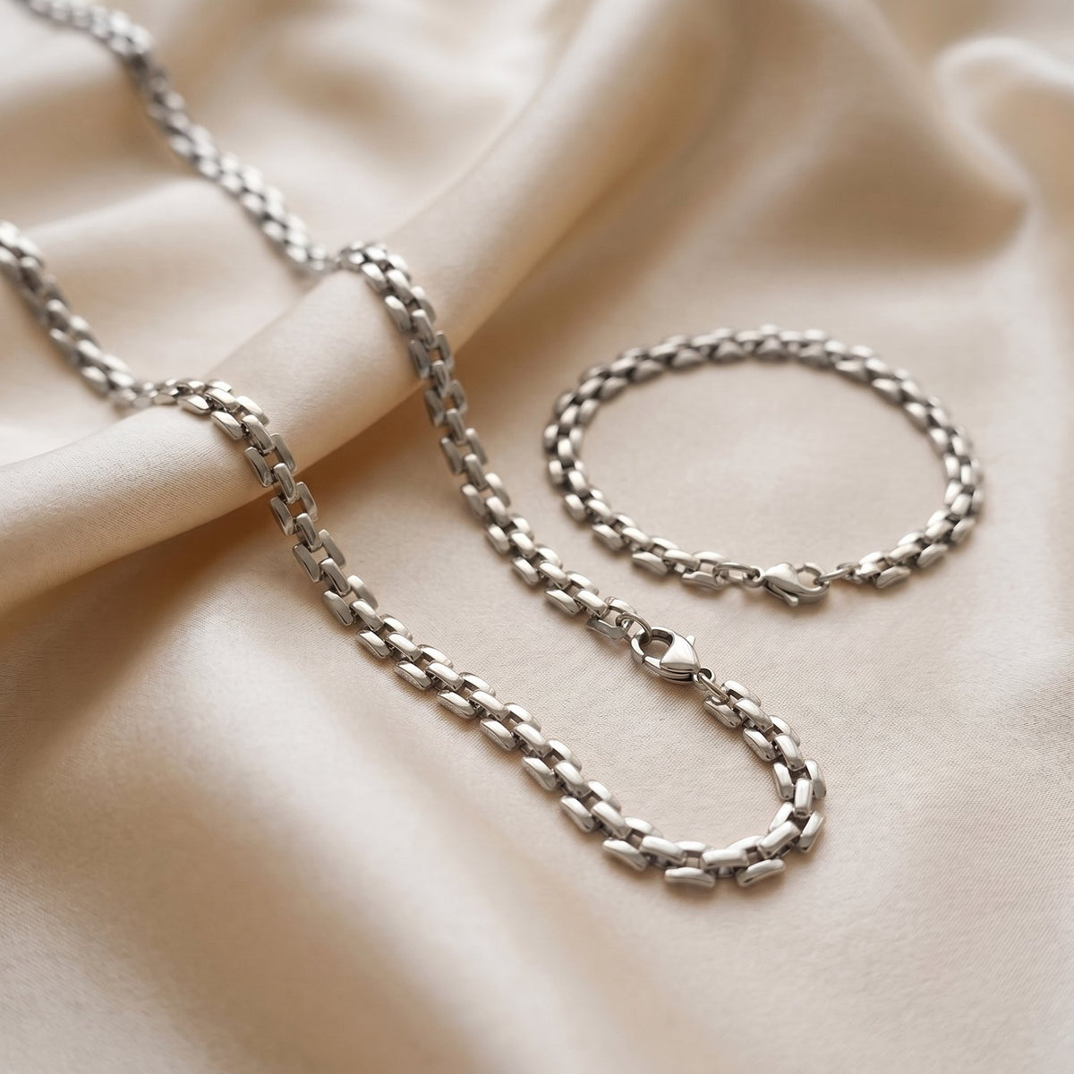 Lundholm Vendela sieradenset ketting en armband, zilverkleurig, detail