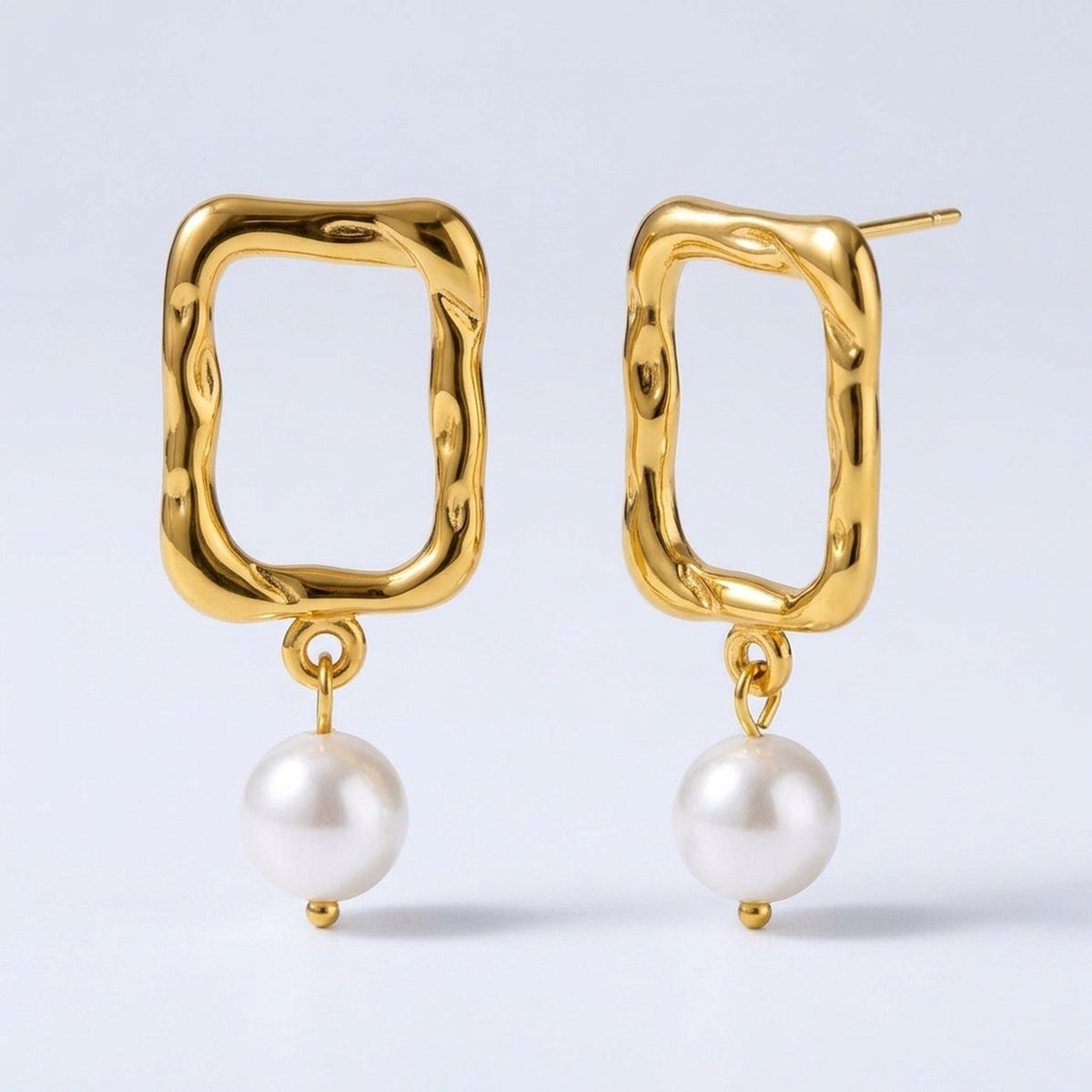 Lundholm Maria geometrische oorstekers met parel-look goudkleurig