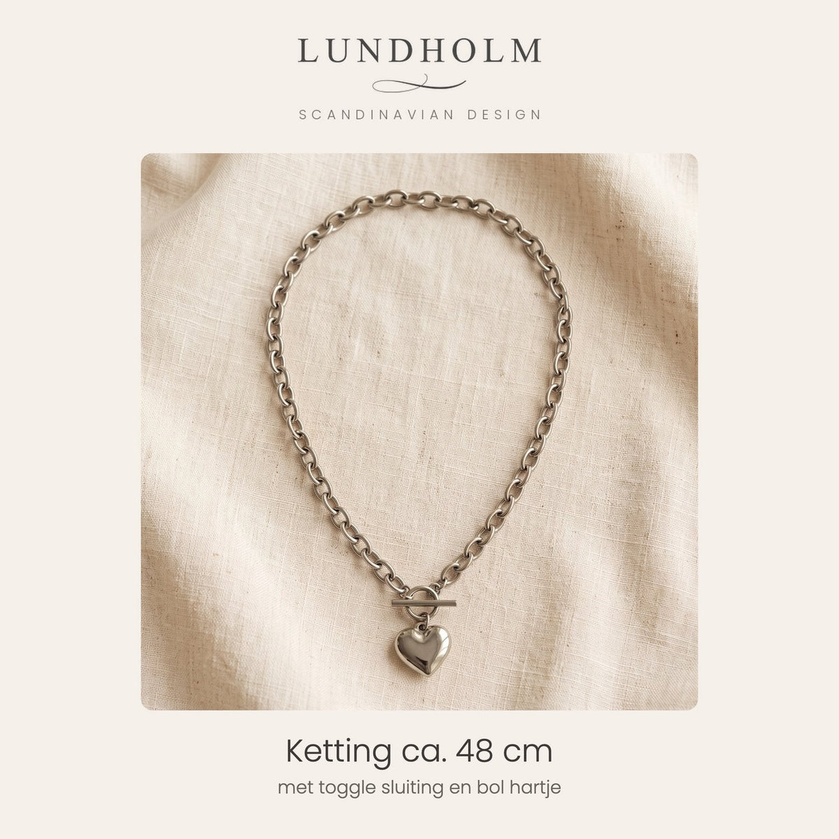 Lundholm Nanna hartjes ketting met toggle sluiting zilverkleurig, stainless steel – foto 4