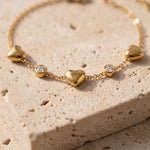 Caroline Armband Stainless Steel Hartjes Armband met Zirkonia Goudkleurig foto 4