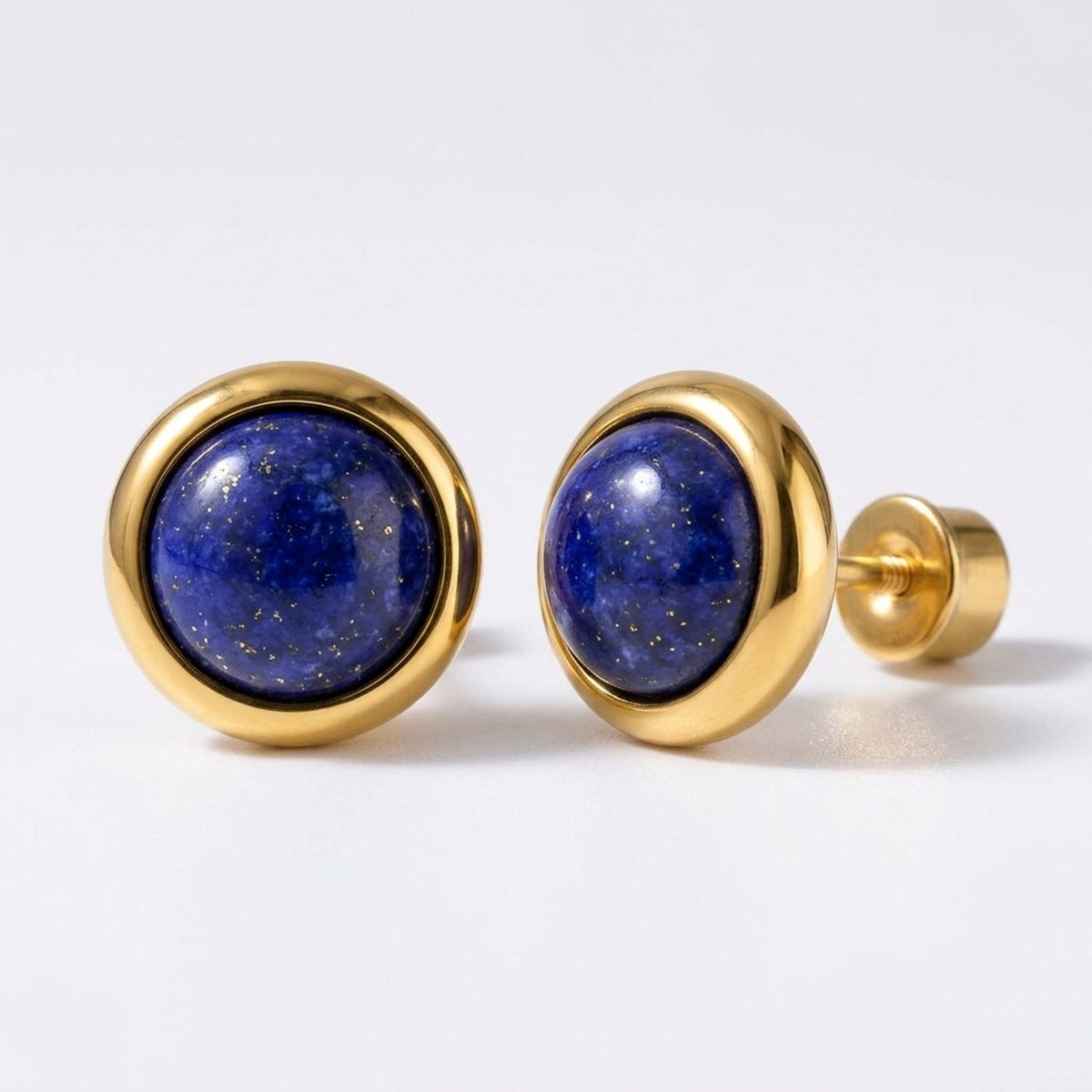 Lundholm Novi natuursteen oorknopjes lapis lazuli goudkleurig