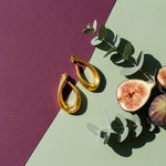 Lundholm Iris statement oorbellen goudkleurig, detail