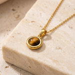 Lundholm Una ketting met tijgeroog, goudkleurig, detail