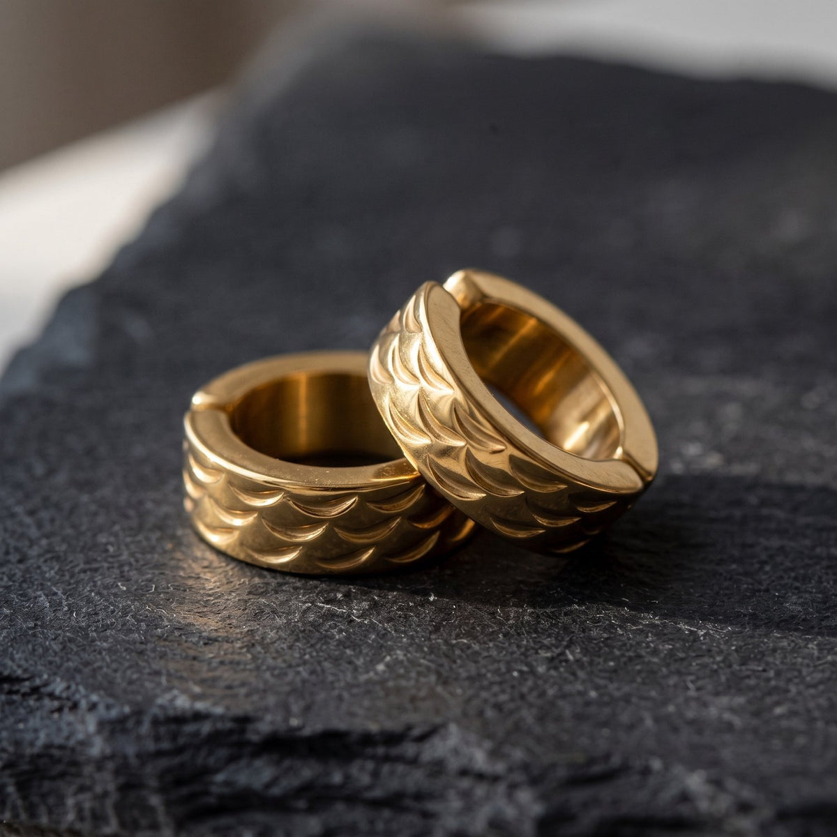 Lundholm Oscar heren earcuff oorbellen, goudkleurig, detail