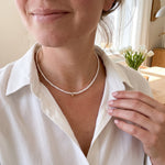 Lundholm Mathilda parel choker gedragen door model