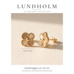 Lundholm Felicia klavertje vier oorknopjes goudkleurig, detail