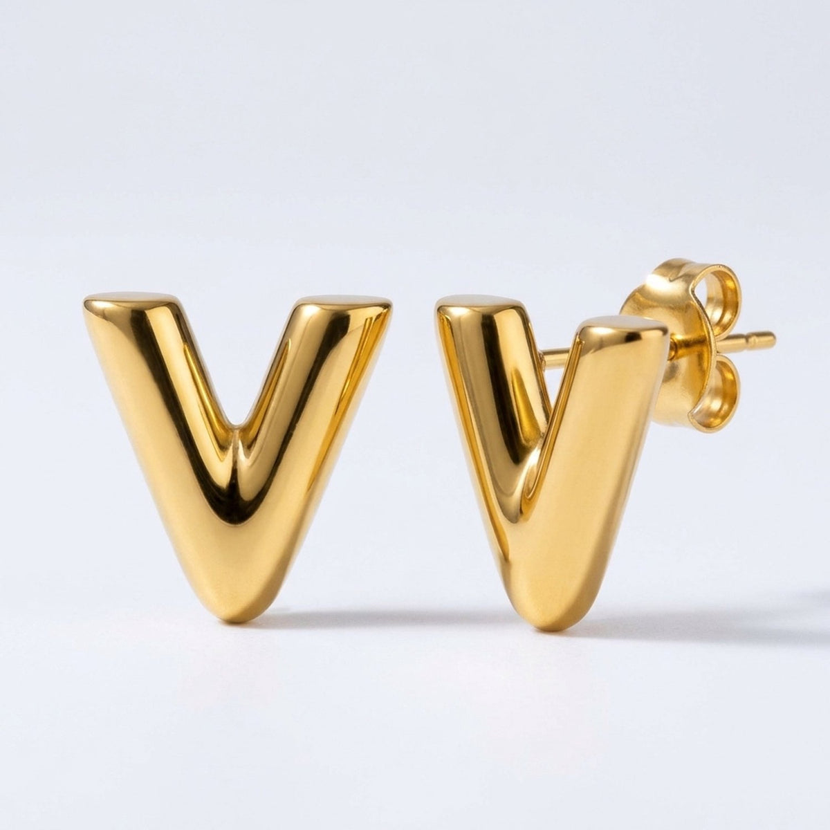 Lundholm Viva V-shape oorknopjes goudkleurig