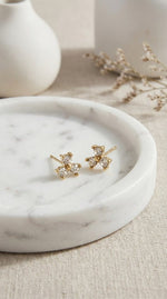 Lundholm Ziza zirkonia studs alternatief aanzicht — stainless steel damessieraad