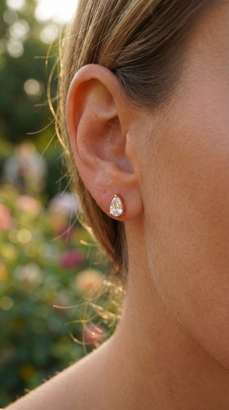 Lundholm Grace oorknopjes collectie — verfijnde geboortesteen studs Scandinavisch design