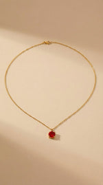 Lundholm Florence ketting goud pvd plated rode steen detail