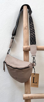 Lundholm Alta heuptas taupe dames — zijaanzicht crossbody
