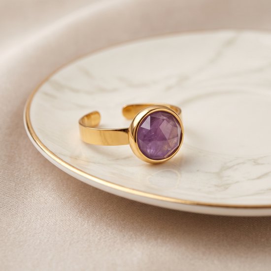 Lundholm Ella amethist ring detail paarse edelsteen goud pvd