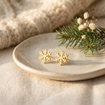 Lundholm Kiki sneeuwvlok oorknopjes goud winterse sfeer