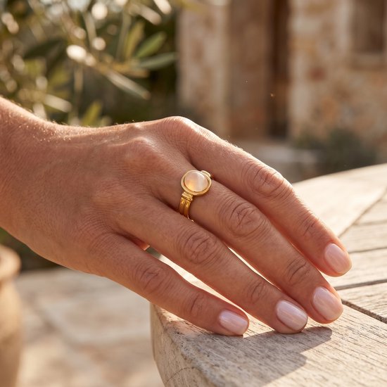 Lundholm Zoleste Wit Statement Ring Detail