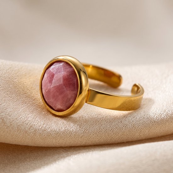 Lundholm Ella peach moonstone ring sfeerfoto cadeau voor haar