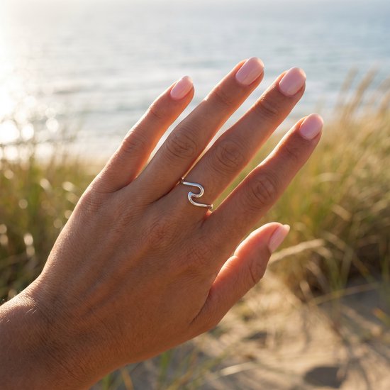 Lundholm Milea Ring Zilverkleurig - aan vinger