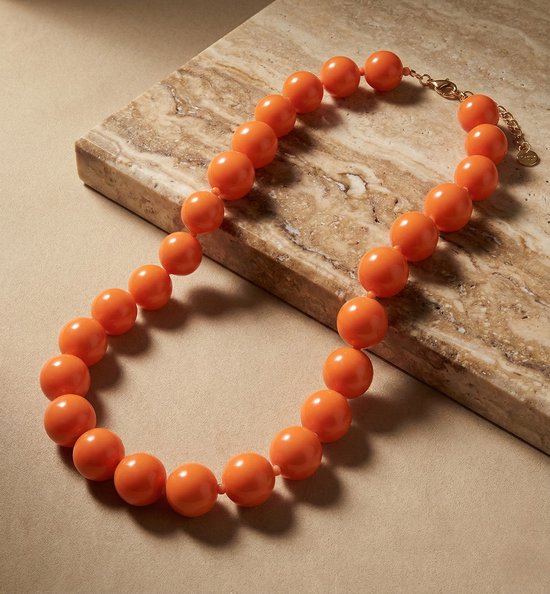 Lundholm Lillesand kralenketting oranje detail — grote 15mm kralen verstelbaar 45+5 cm