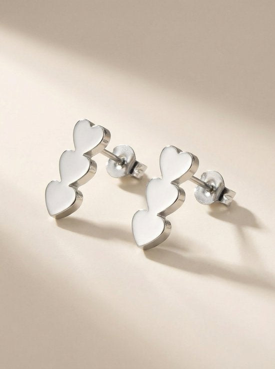Lundholm Valence Zilver Oorbellen Drie Hartjes Oorknopjes Stainless Steel