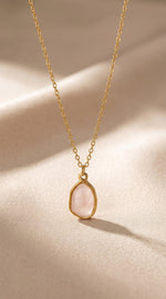 Lundholm Rosan – Ketting met Rozenkwarts Hanger – Goudkleurig